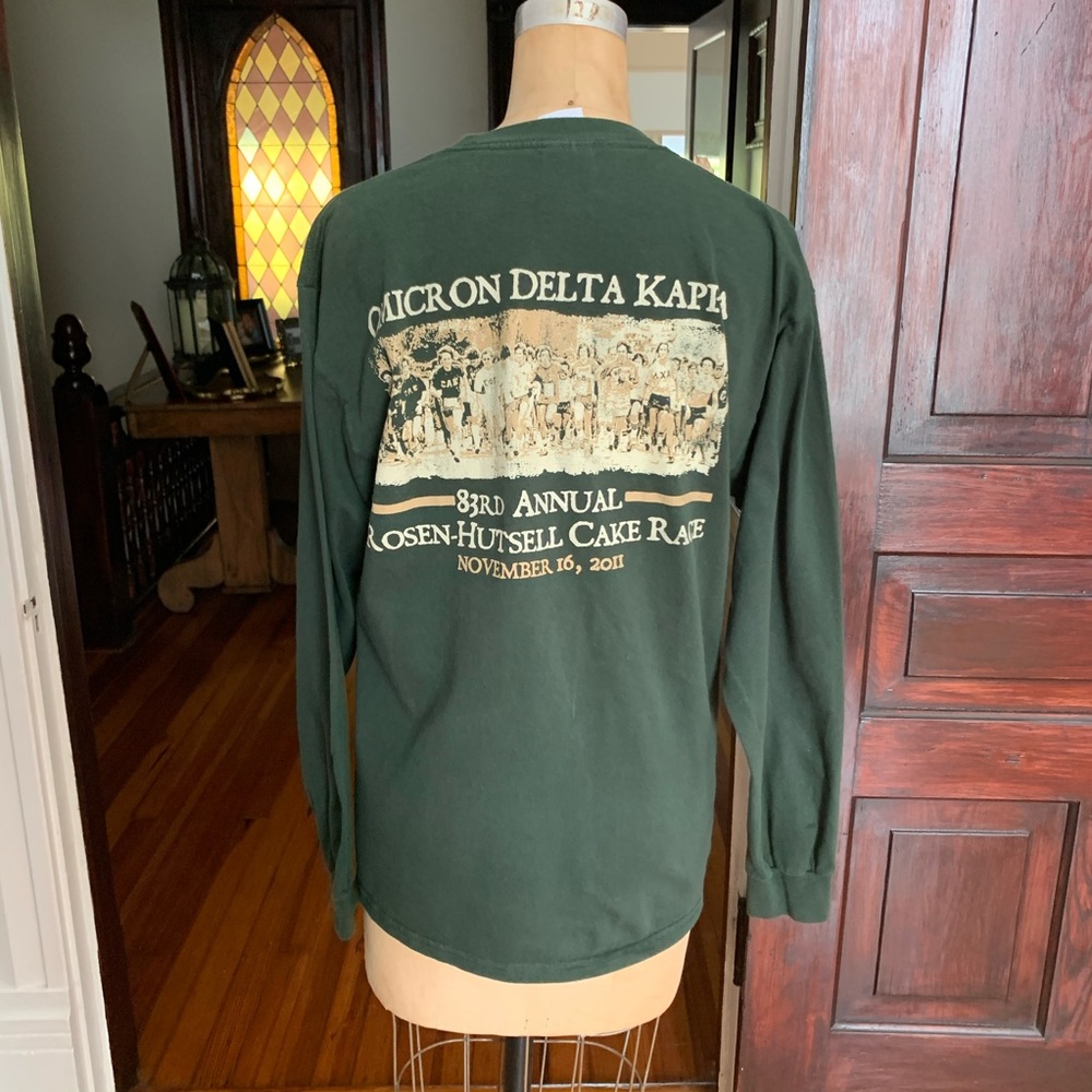 Auburn University Delta Kappa Sorority T-shirt M